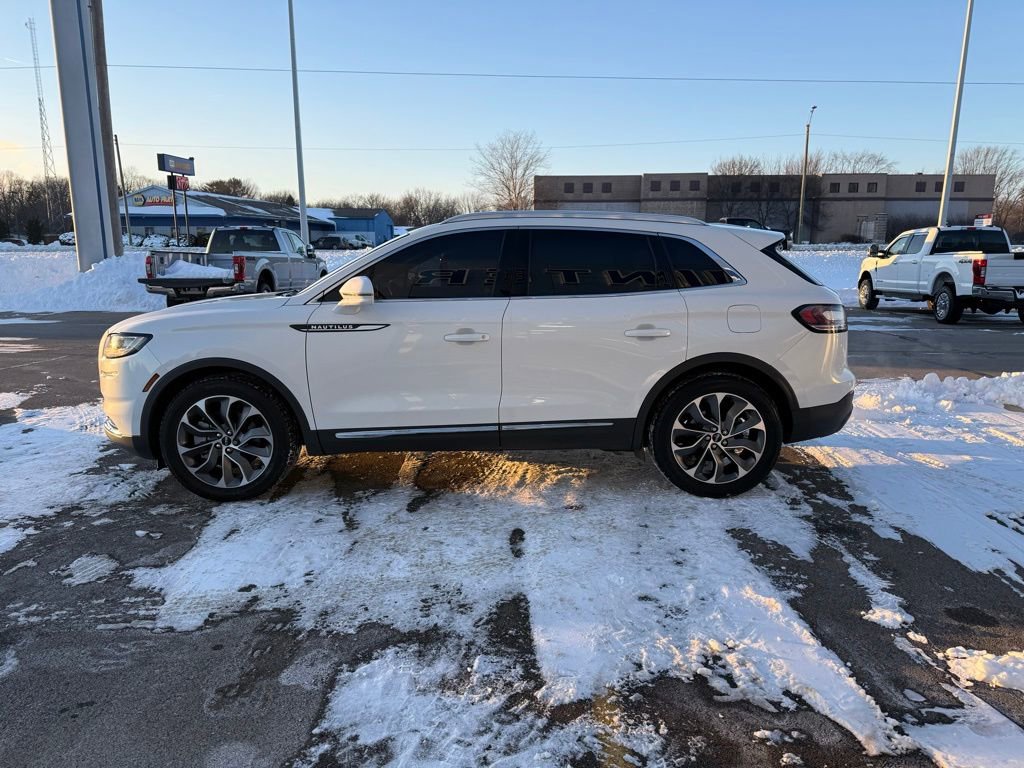 Used 2022 Lincoln Nautilus Reserve image 31