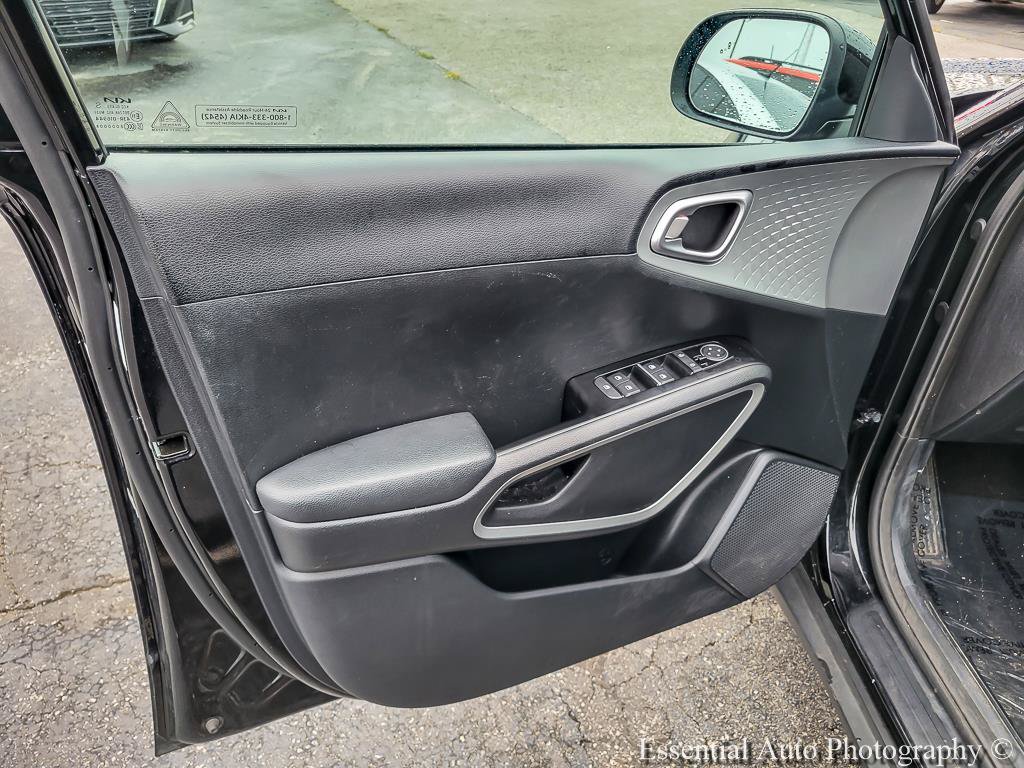 Used 2024 Kia Soul LX w/ Option Group 015 FWD image 23