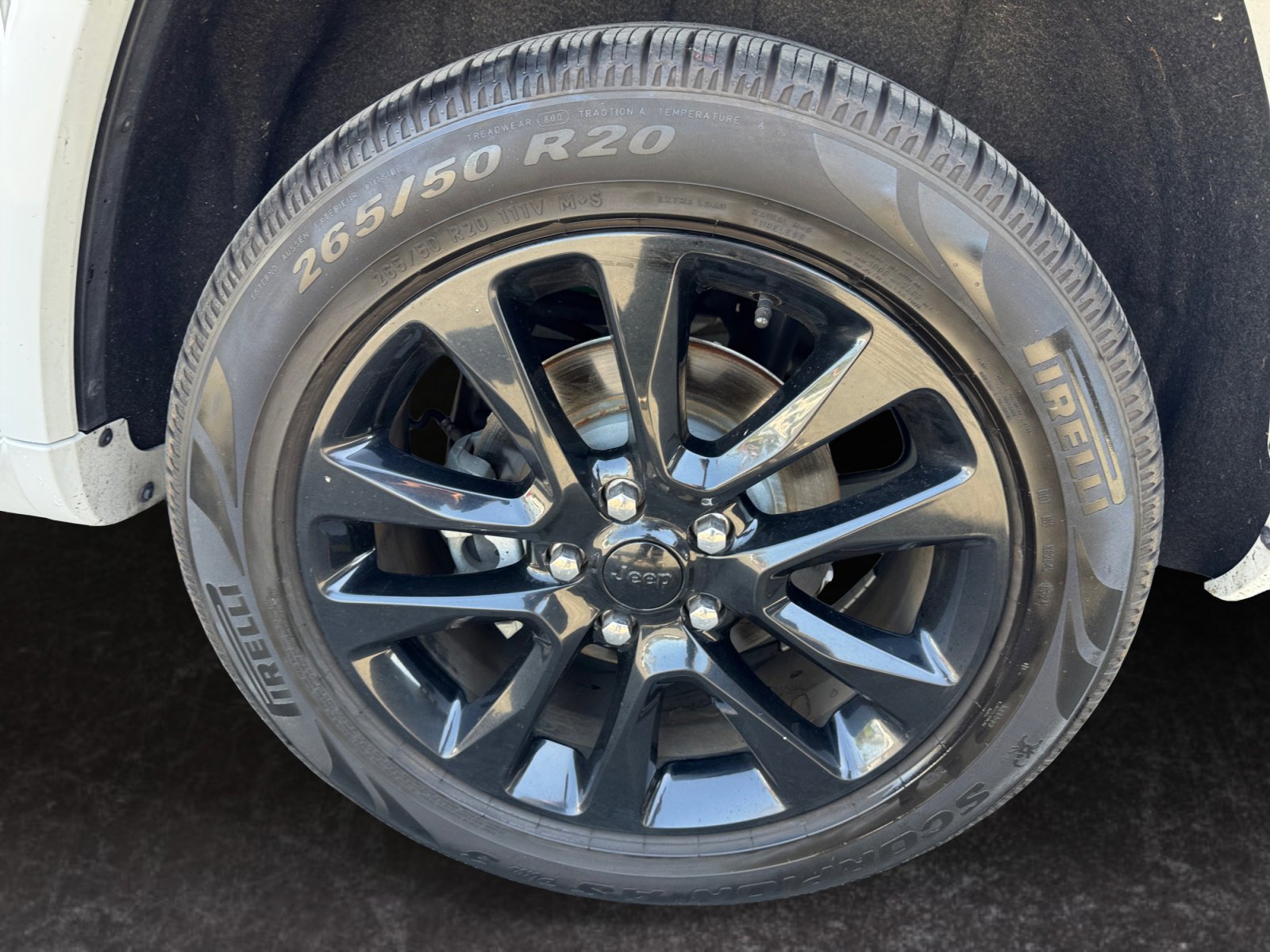 Used 2017 Jeep Grand Cherokee Altitude RWD image 14
