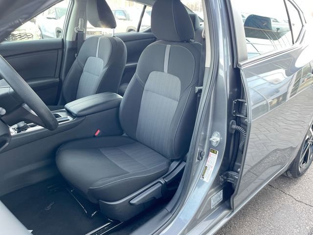 Used 2025 Nissan Sentra SV w/ Trunk Package image 18