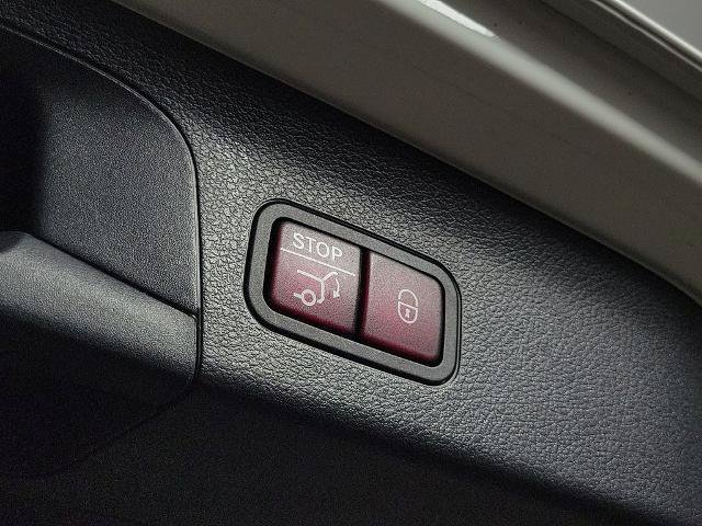 Used 2023 Mercedes-Benz GLS 450 4MATIC image 10