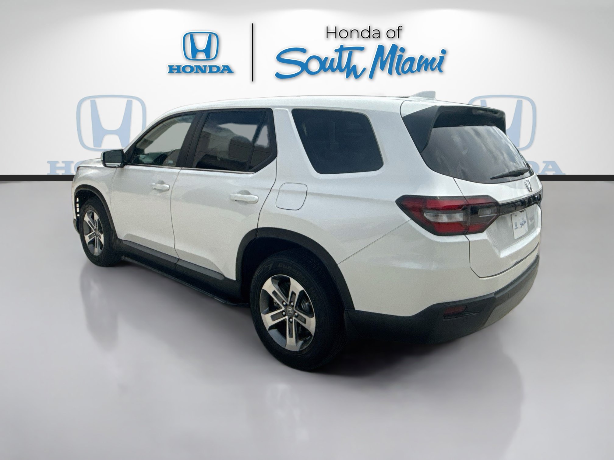 Certified 2025 Honda Pilot EX-L image 5