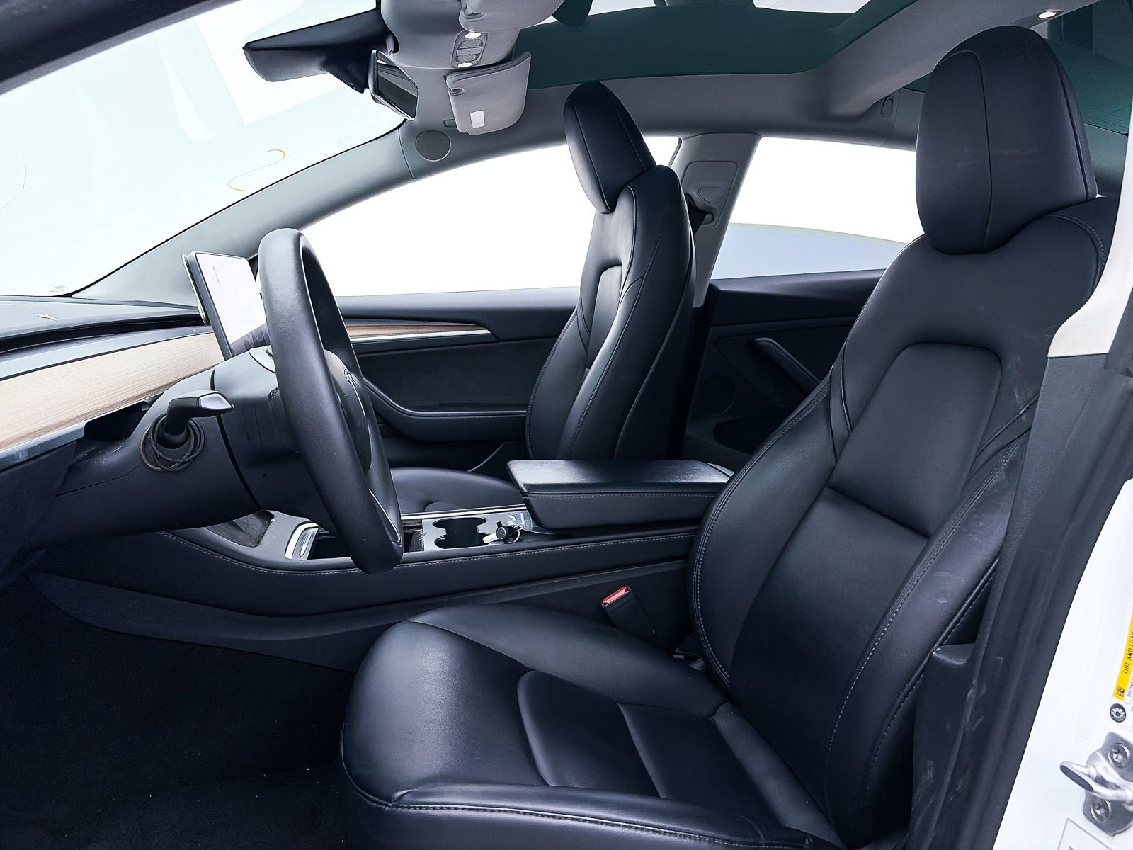 Used 2023 Tesla Model 3 Standard Range image 18