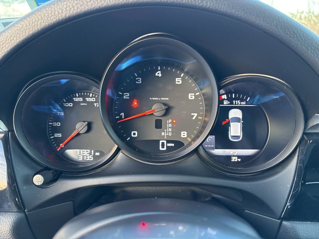 Used 2018 Porsche Macan Base image 6