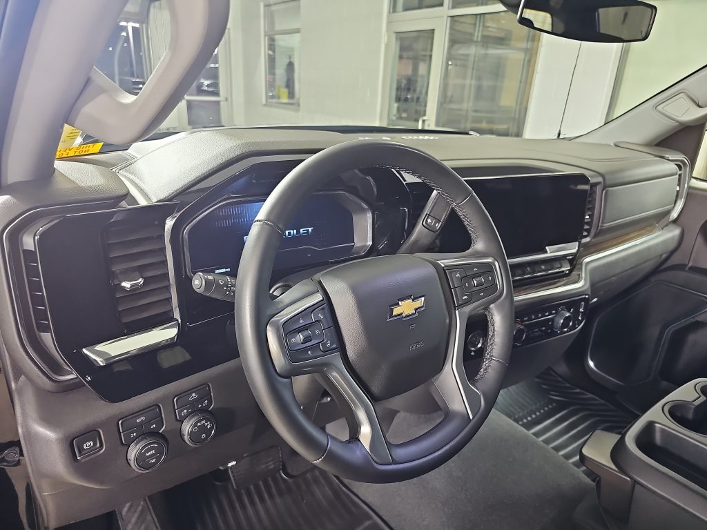 Certified 2024 Chevrolet Silverado 1500 LT AWD/4WD image 19