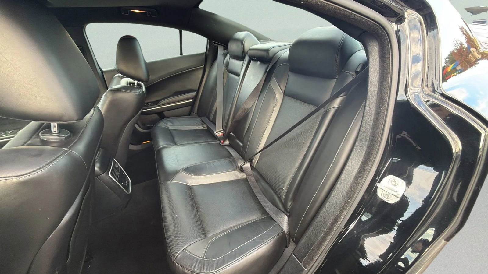 Used 2021 Dodge Charger SXT w/ Leather Interior Group image 18