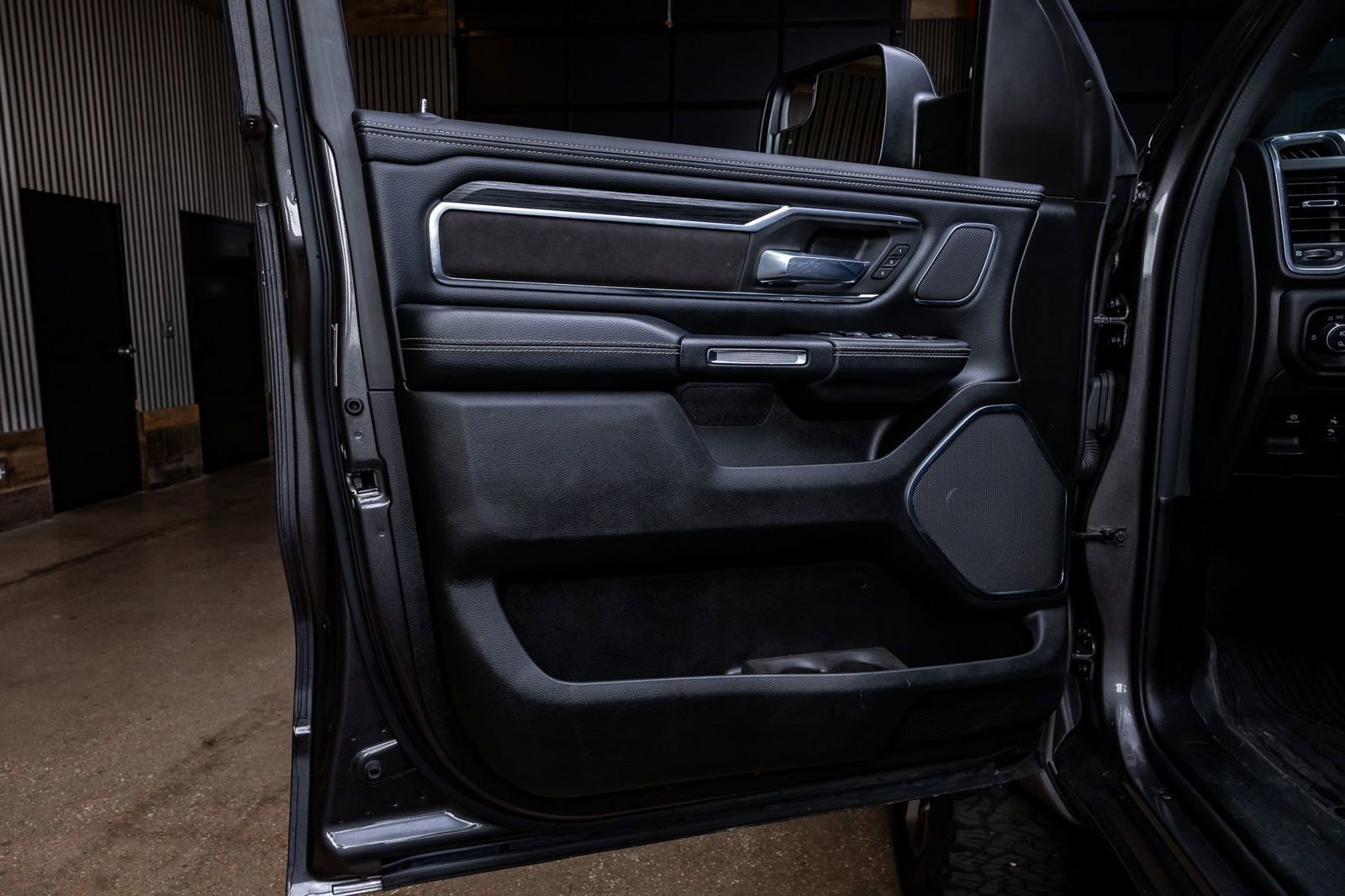 Used 2024 RAM 1500 Laramie image 36