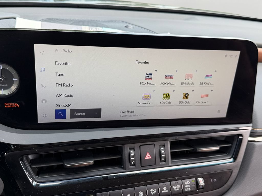 Certified 2023 Lexus ES 300h w/ Accessory Package (Z1) FWD image 20