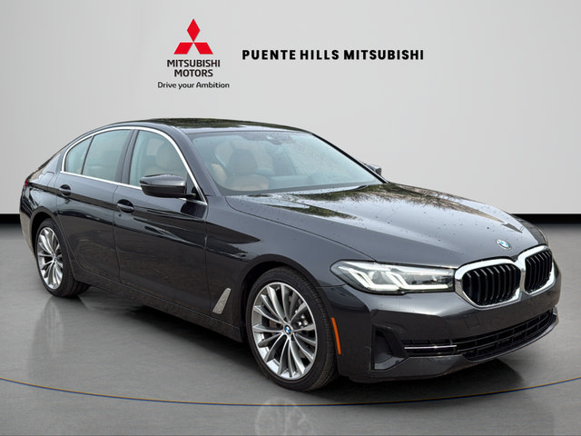 Used 2022 BMW 530i w/ Premium Package RWD image 3