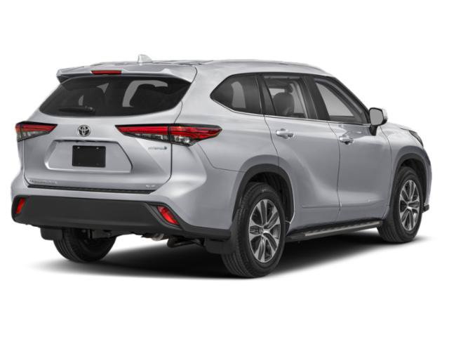 Used 2023 Toyota Highlander XLE AWD/4WD image 2