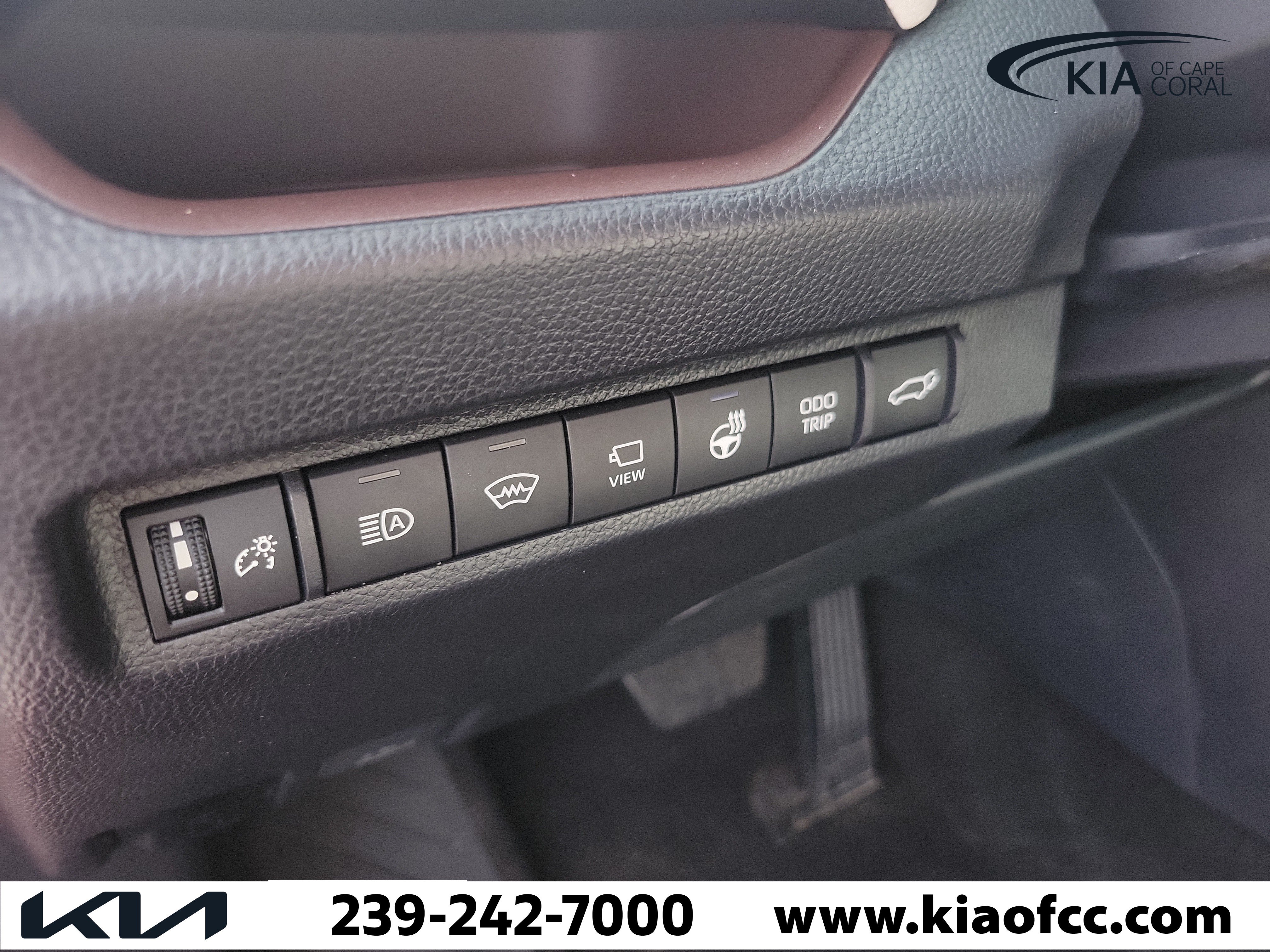 Used 2024 Toyota RAV4 Limited w/ Advanced Technology Package FWD image 27