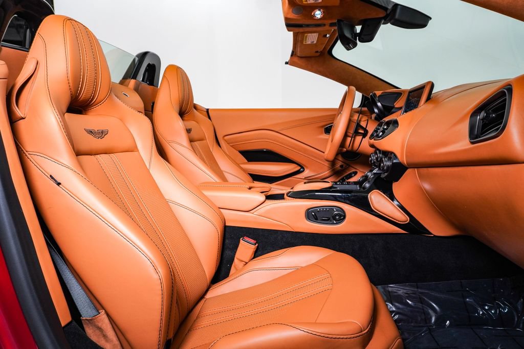Used 2023 Aston Martin V8 Vantage Roadster RWD image 20