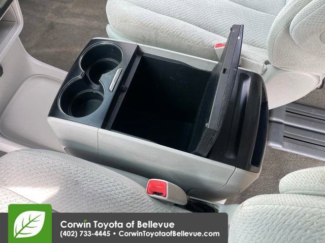 Used 2013 Toyota Sienna LE FWD image 24