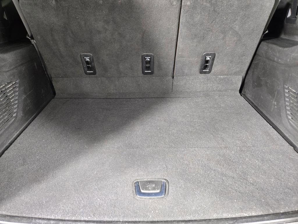 Used 2024 Chevrolet Suburban High Country AWD/4WD image 36