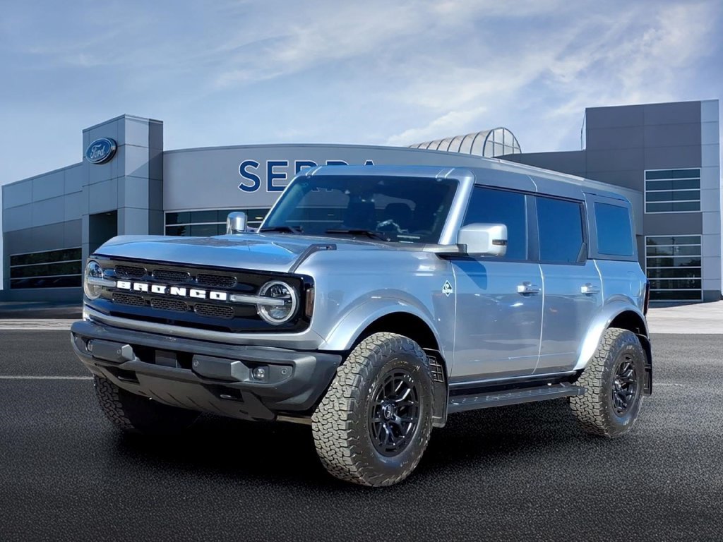 Used 2023 Ford Bronco Outer Banks AWD/4WD image 1