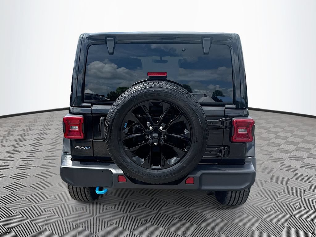 Used 2022 Jeep Wrangler Unlimited Sahara w/ Cold Weather Group AWD/4WD image 7