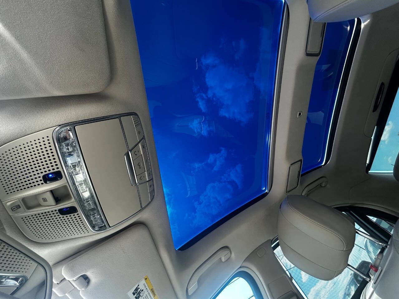 Used 2017 Mercedes-Benz S 550 Sedan image 21