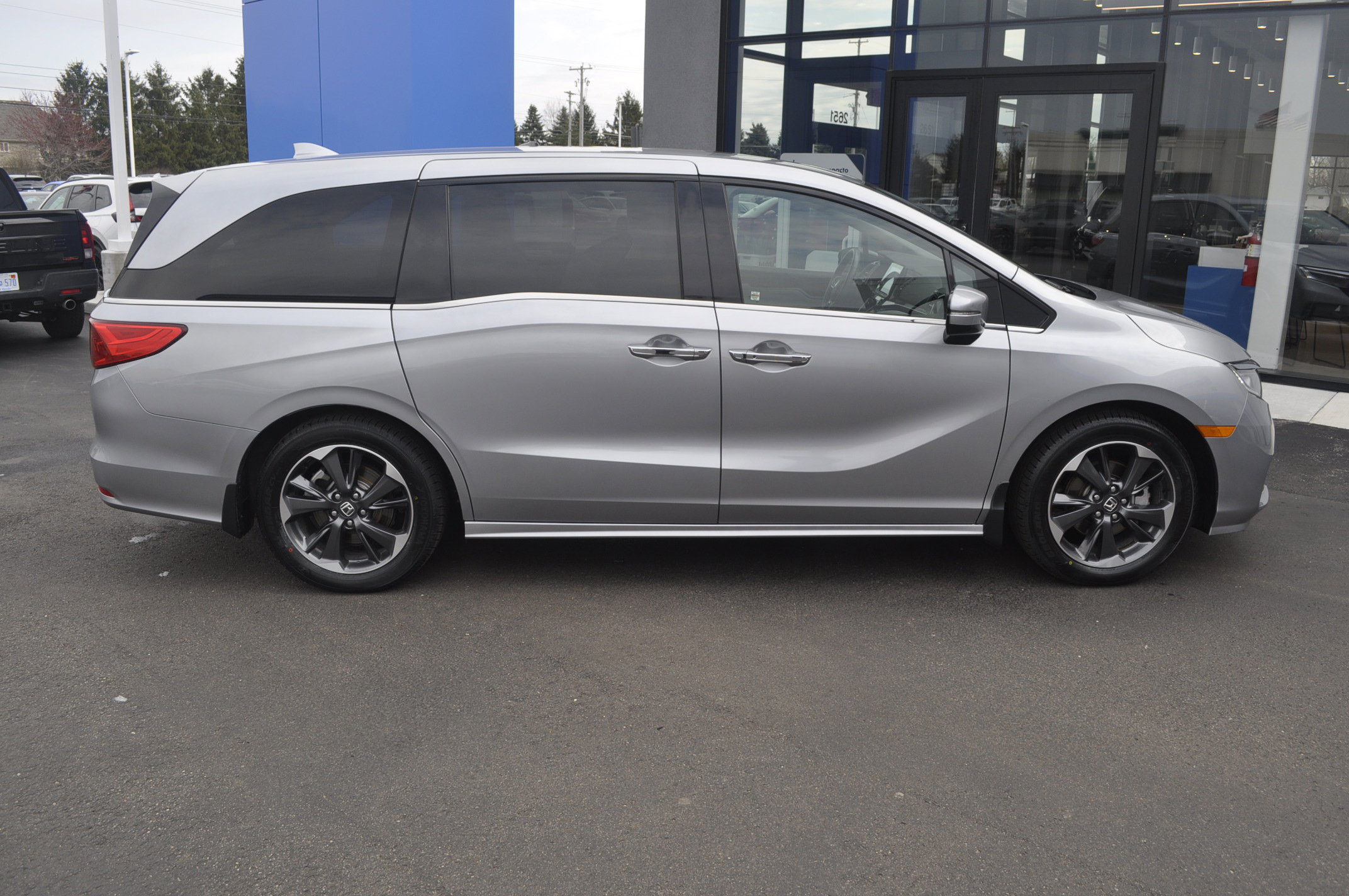 Used 2023 Honda Odyssey Elite image 8