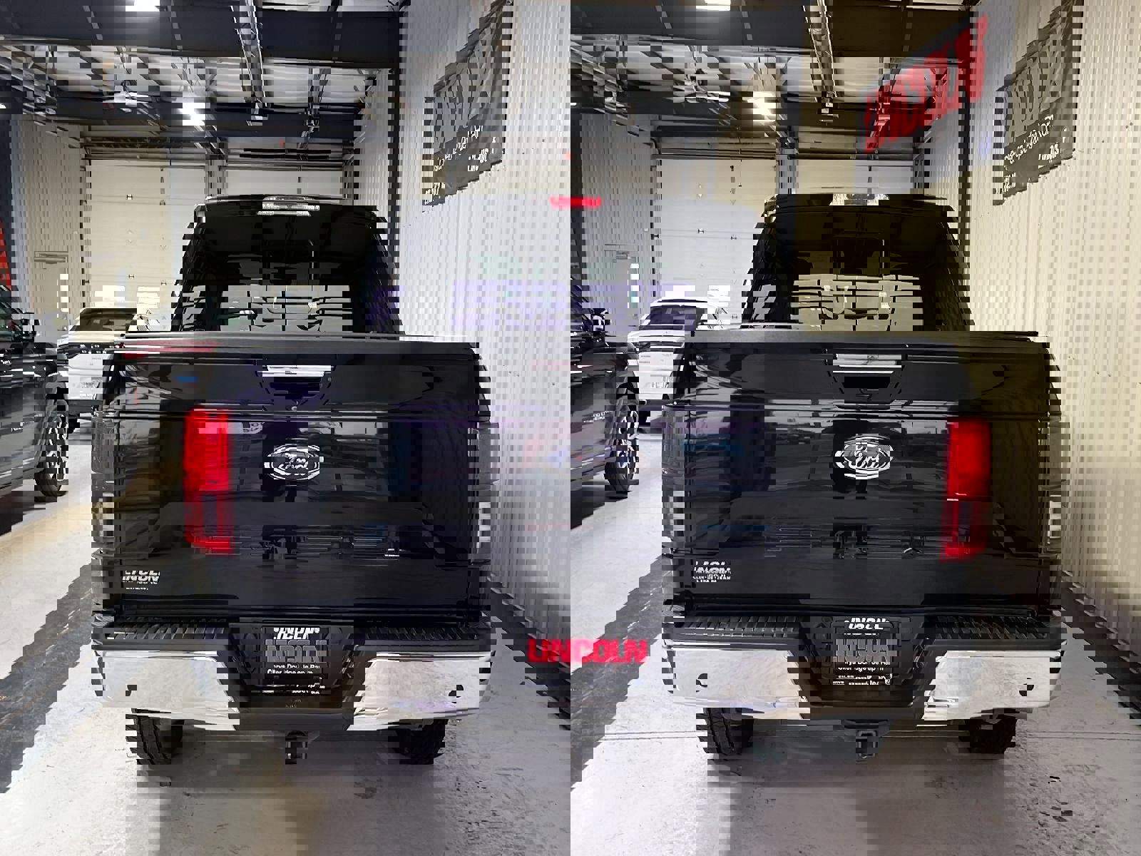 Used 2018 Ford F150 Lariat w/ Equipment Group 502A Luxury image 8