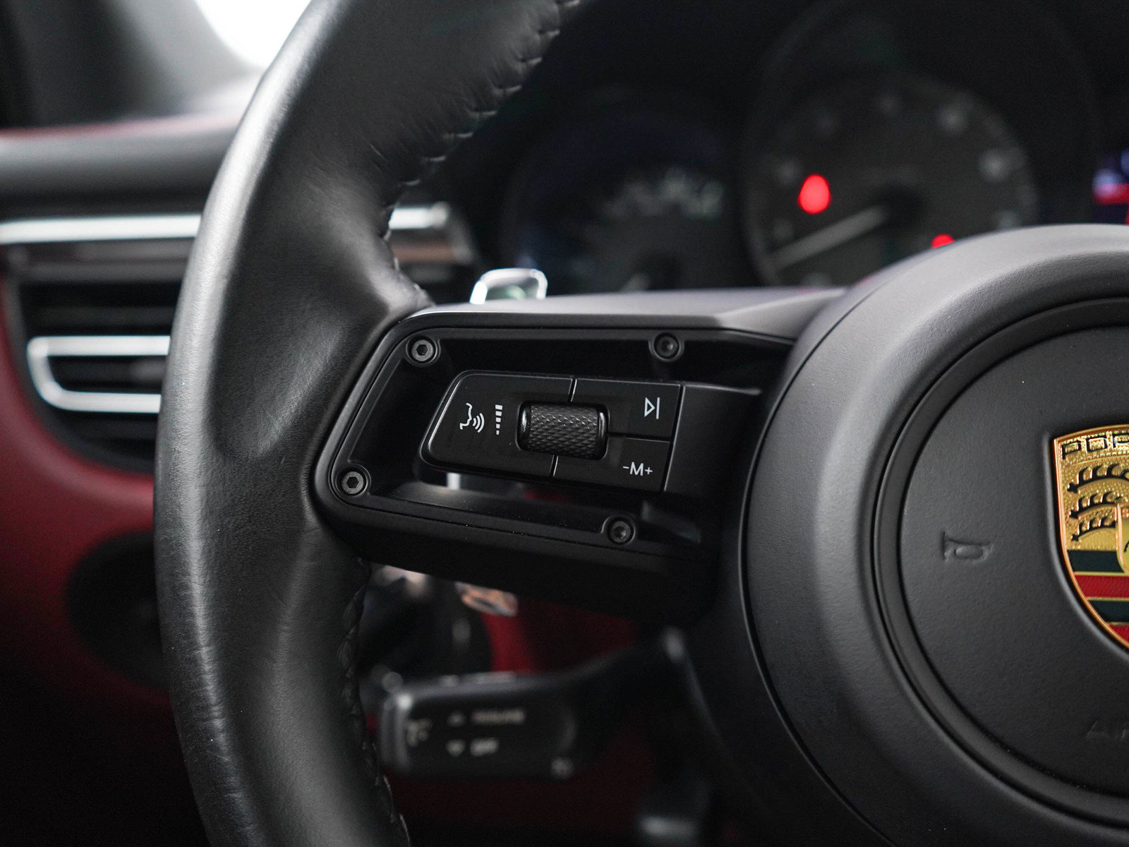 Used 2023 Porsche Macan S AWD/4WD image 26