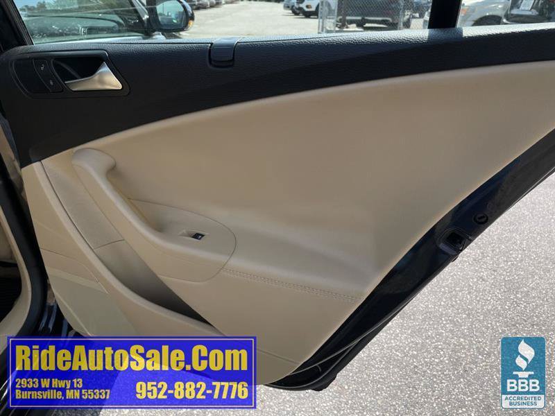 Used 2009 Volkswagen Passat Komfort FWD image 15