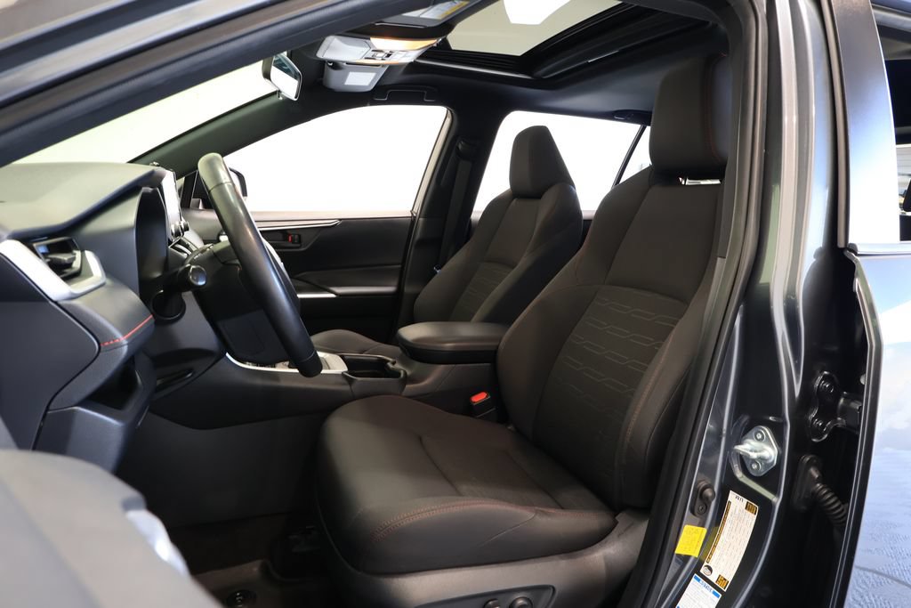 Used 2021 Toyota RAV4 SE w/ Weather & Moonroof Package AWD/4WD image 19