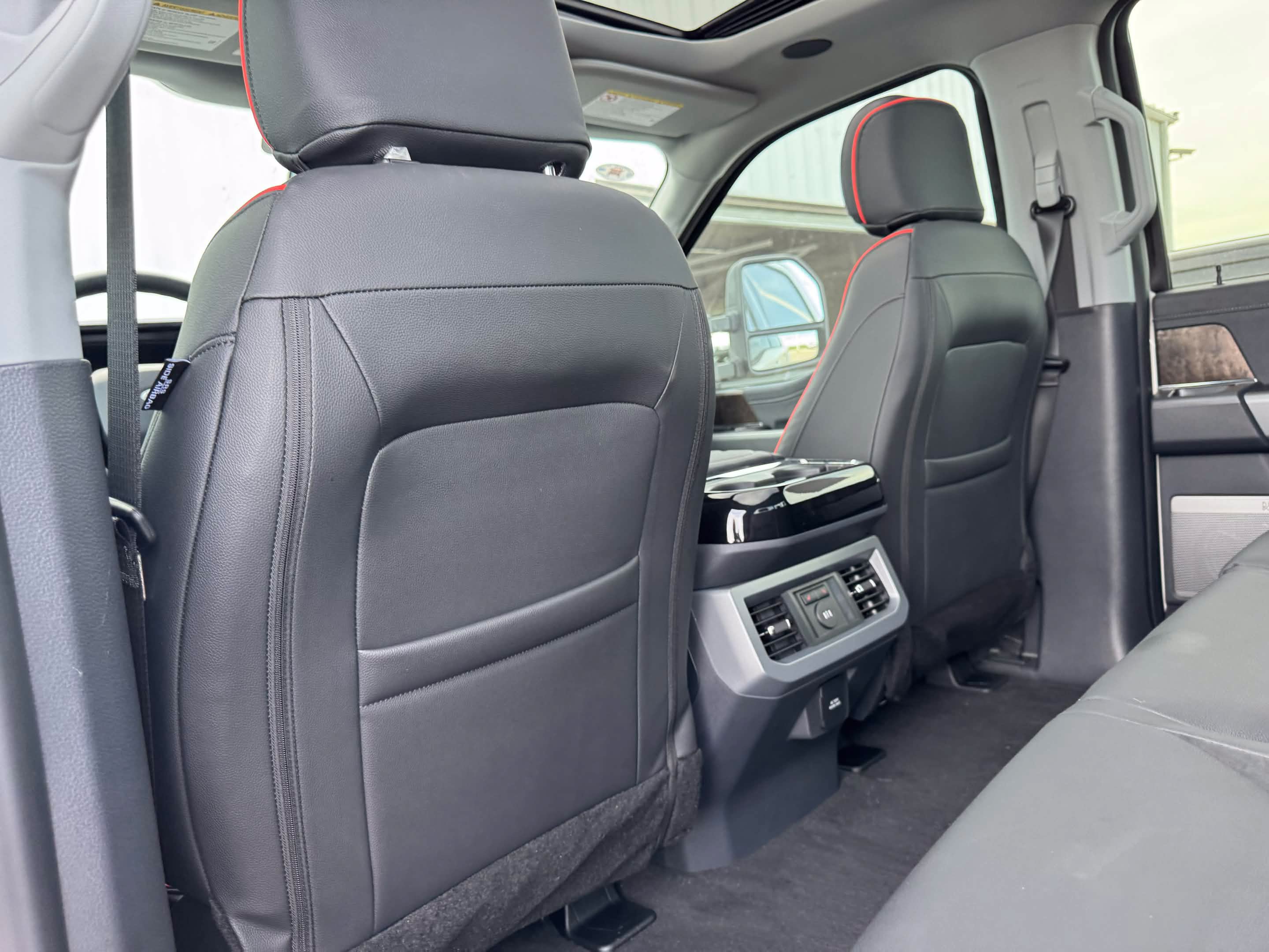 New 2026 Ford F250 Lariat w/ Black Appearance Package AWD/4WD image 17