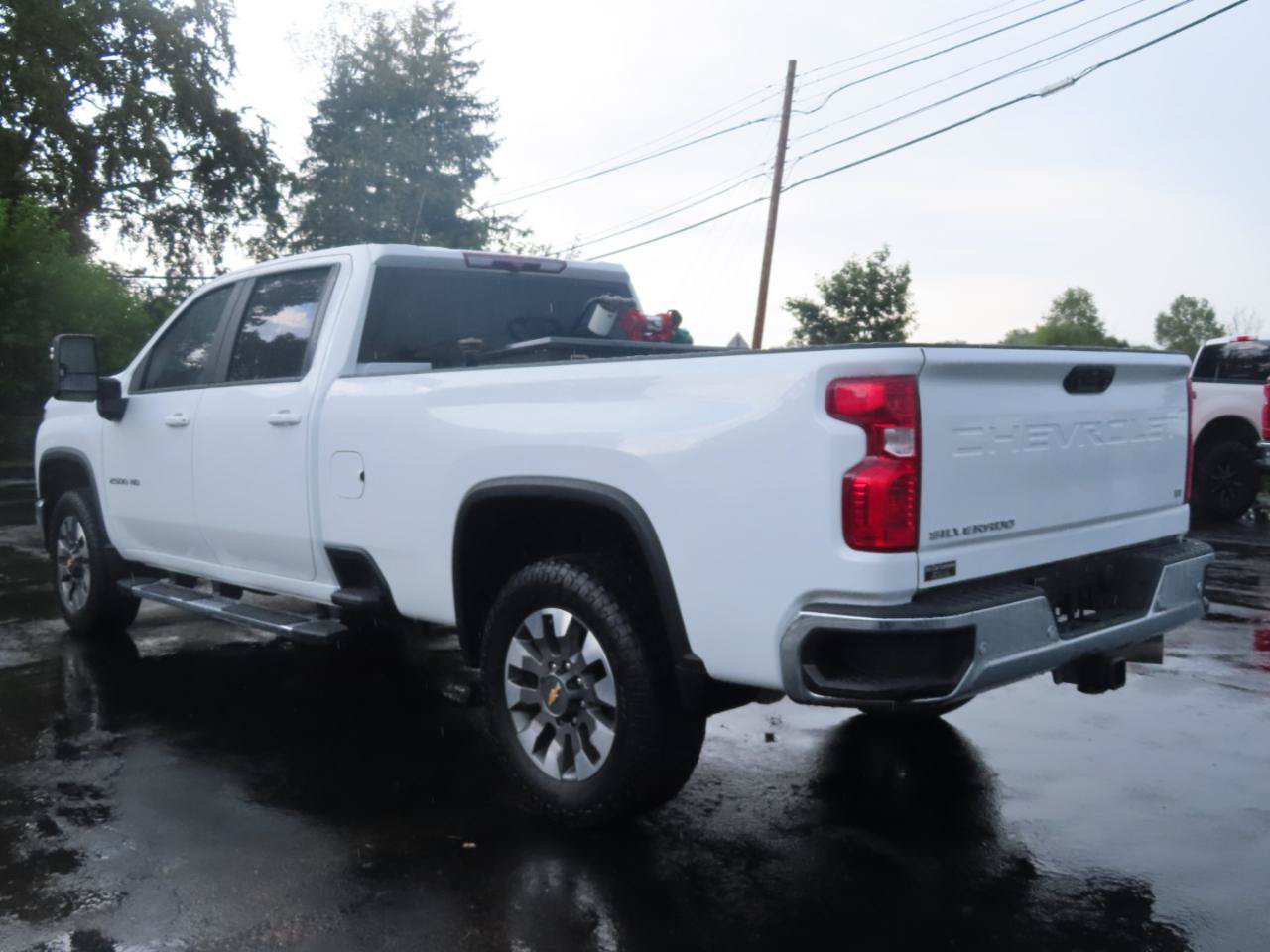Used 2024 Chevrolet Silverado 2500 LT AWD/4WD image 4