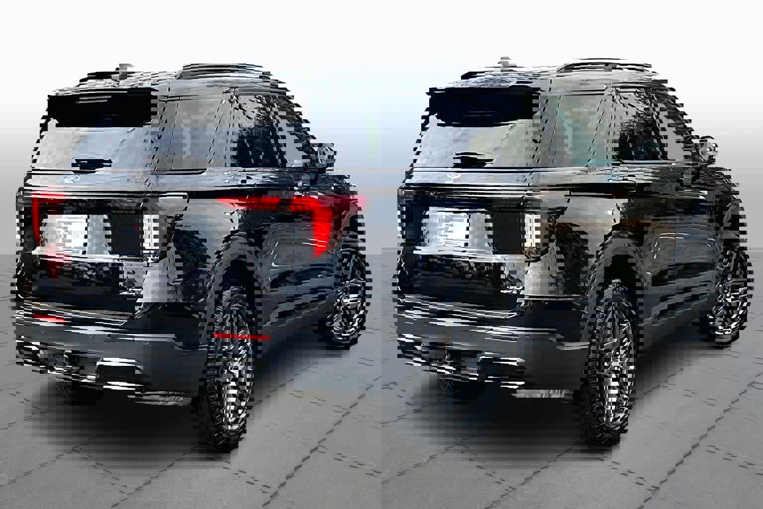 Certified 2025 Ford Explorer ST-Line w/ ST-Line Street Pack image 13