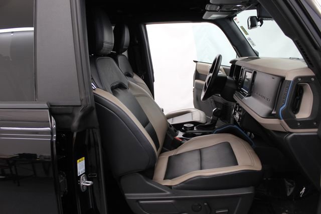 Used 2023 Ford Bronco Wildtrak image 28