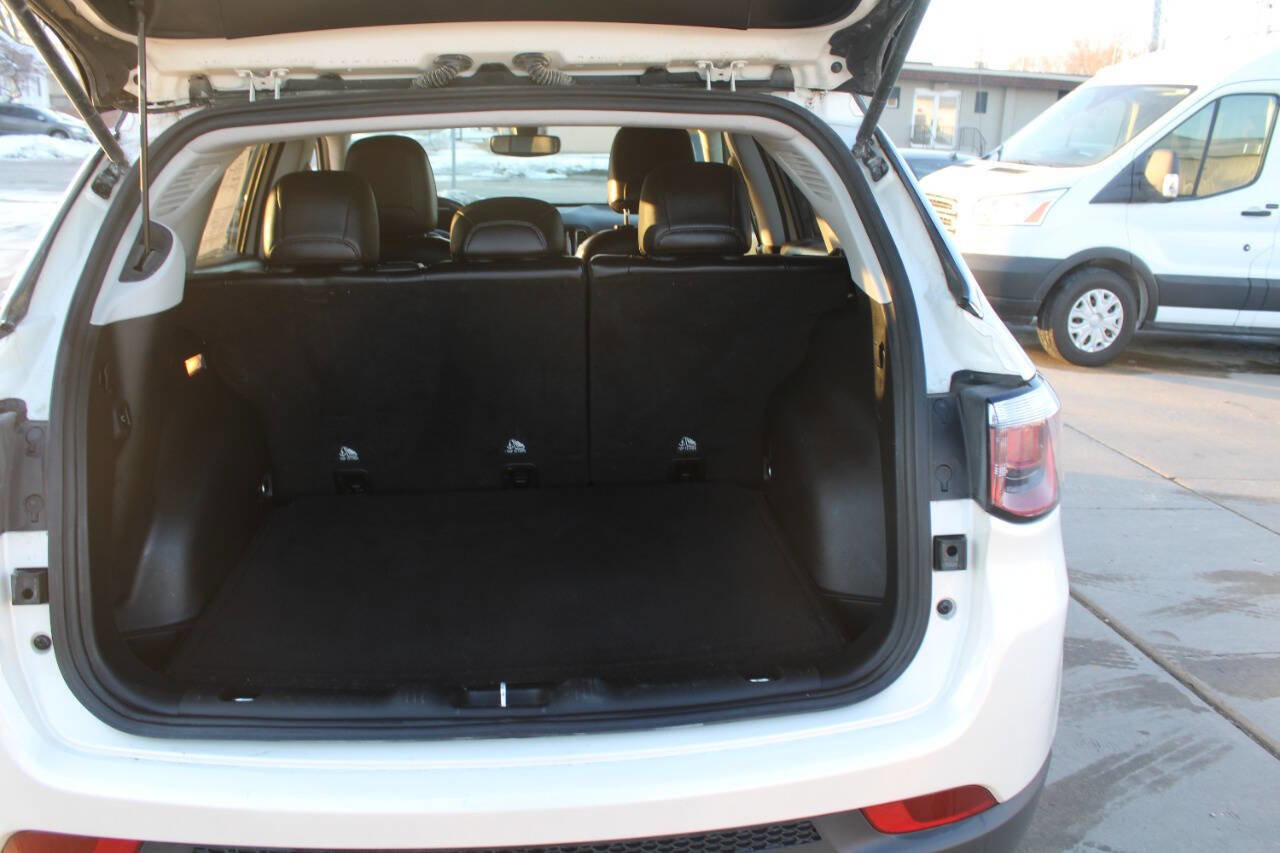 Used 2018 Jeep Compass Limited image 16