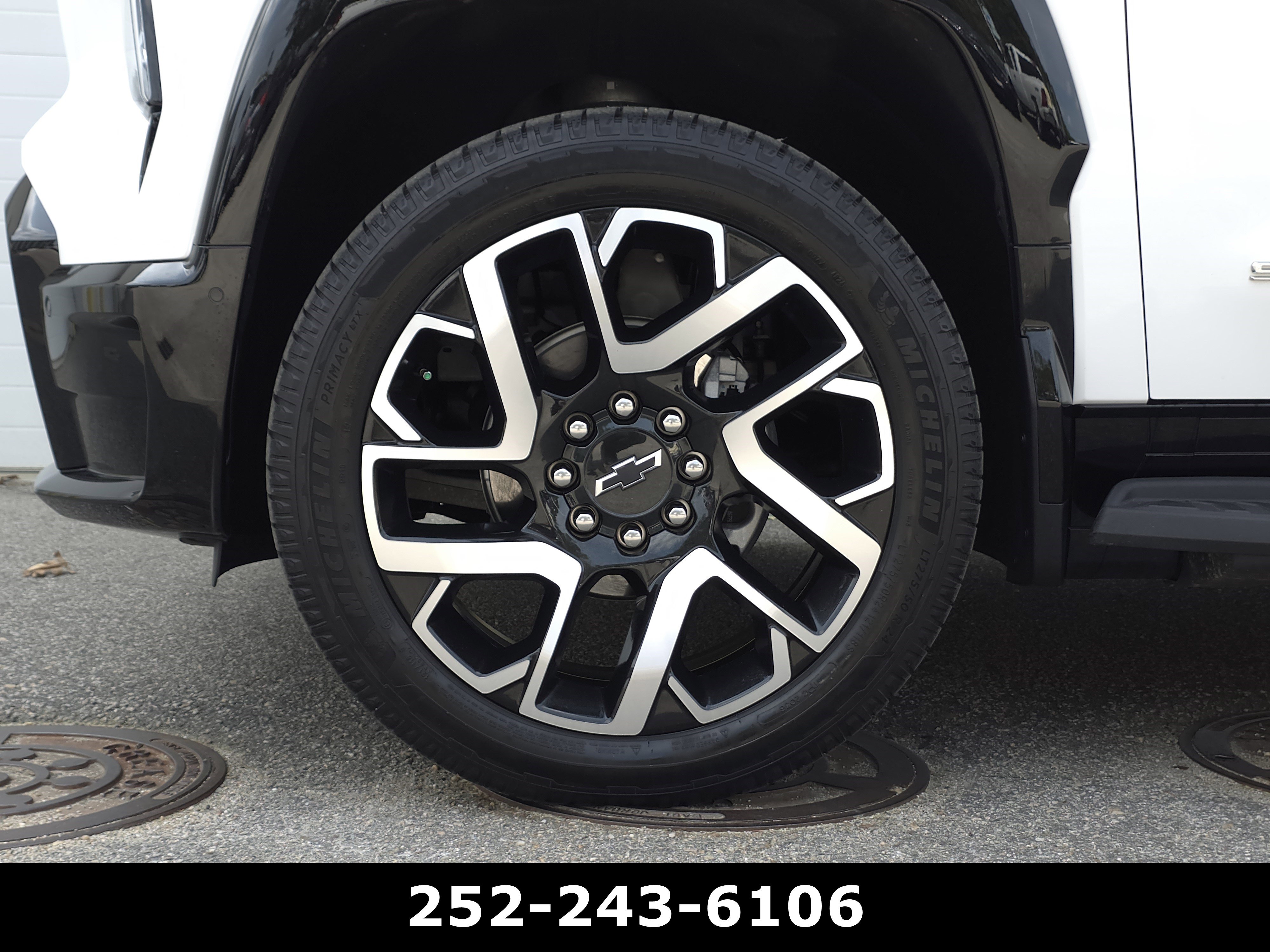 Used 2025 Chevrolet Silverado EV RST AWD/4WD image 46