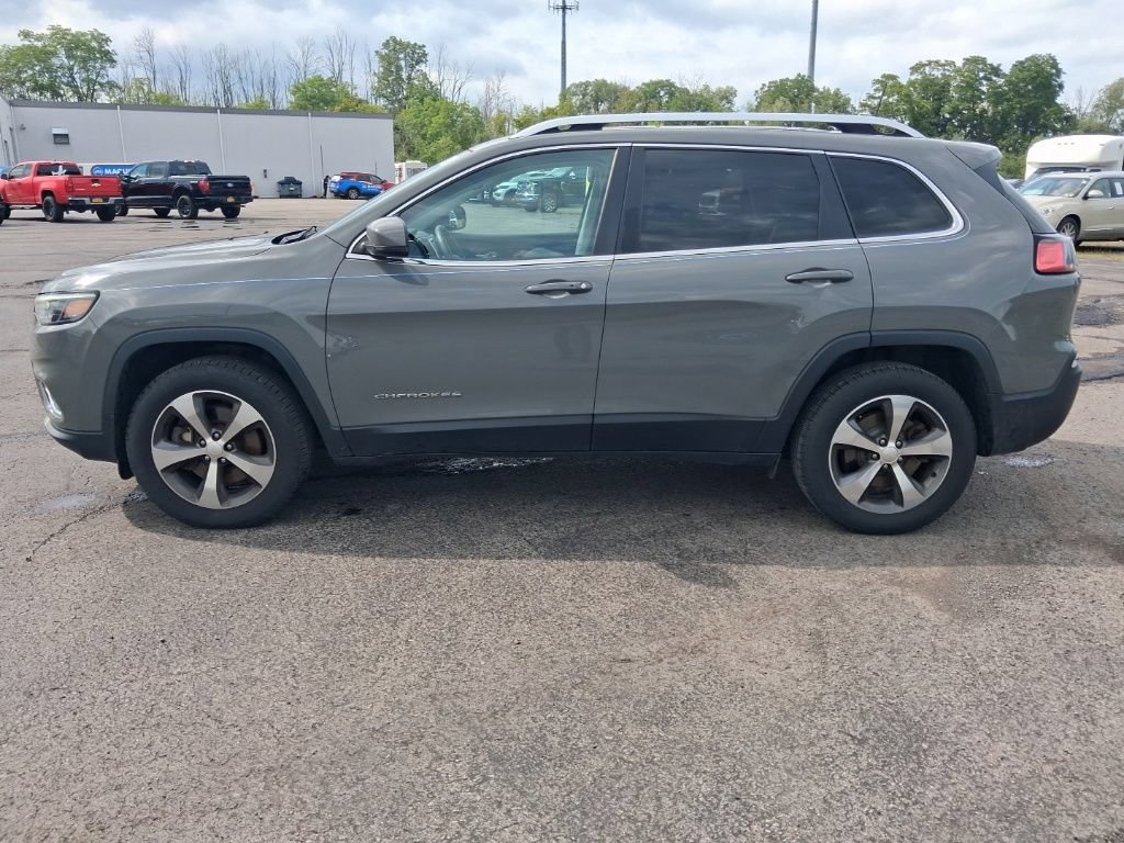 Used 2019 Jeep Cherokee Limited AWD/4WD image 2