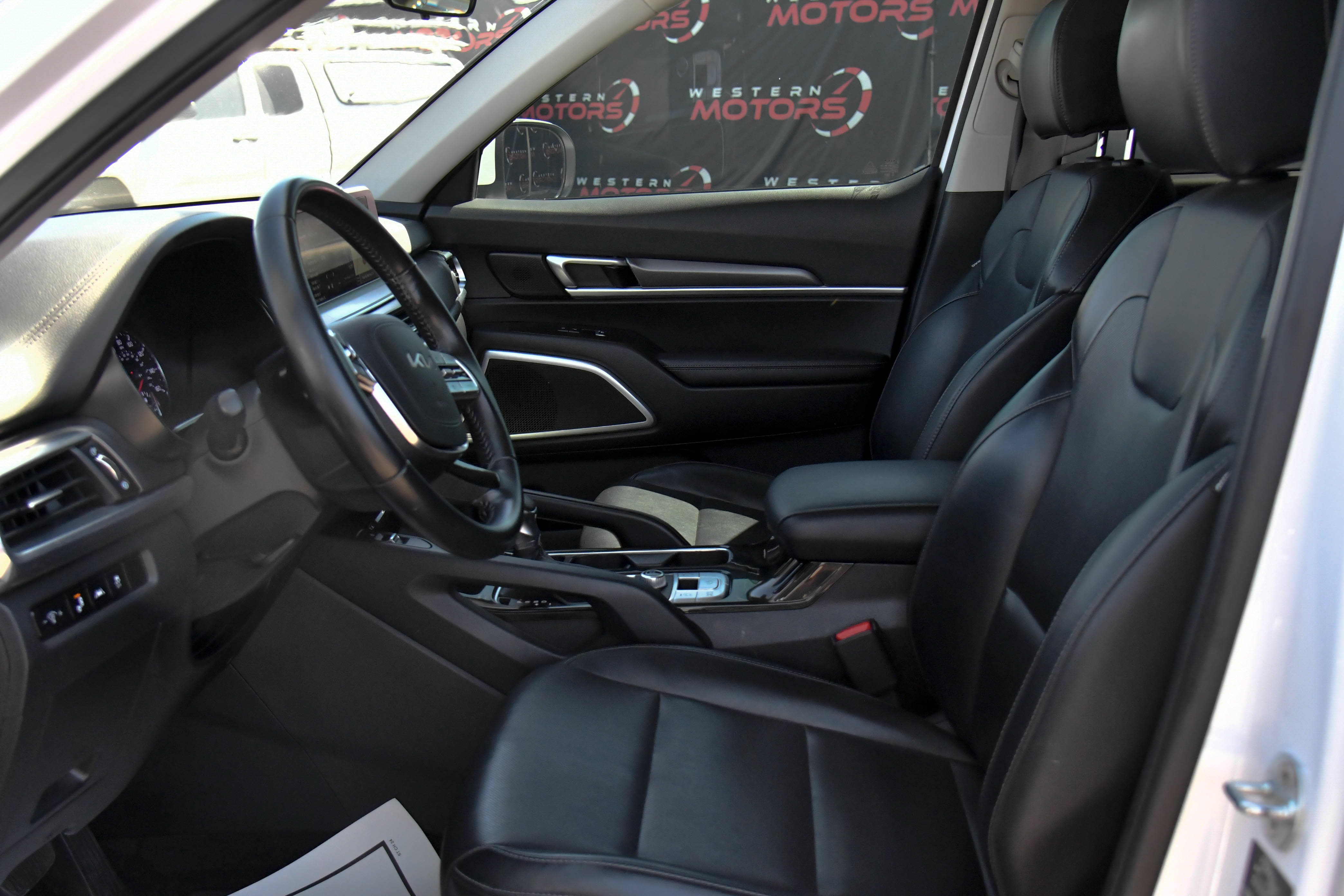 Used 2022 Kia Telluride S FWD image 18