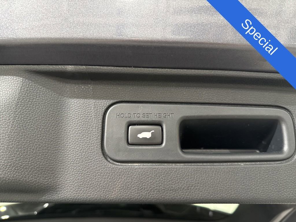 Used 2023 Honda Pilot Touring image 10