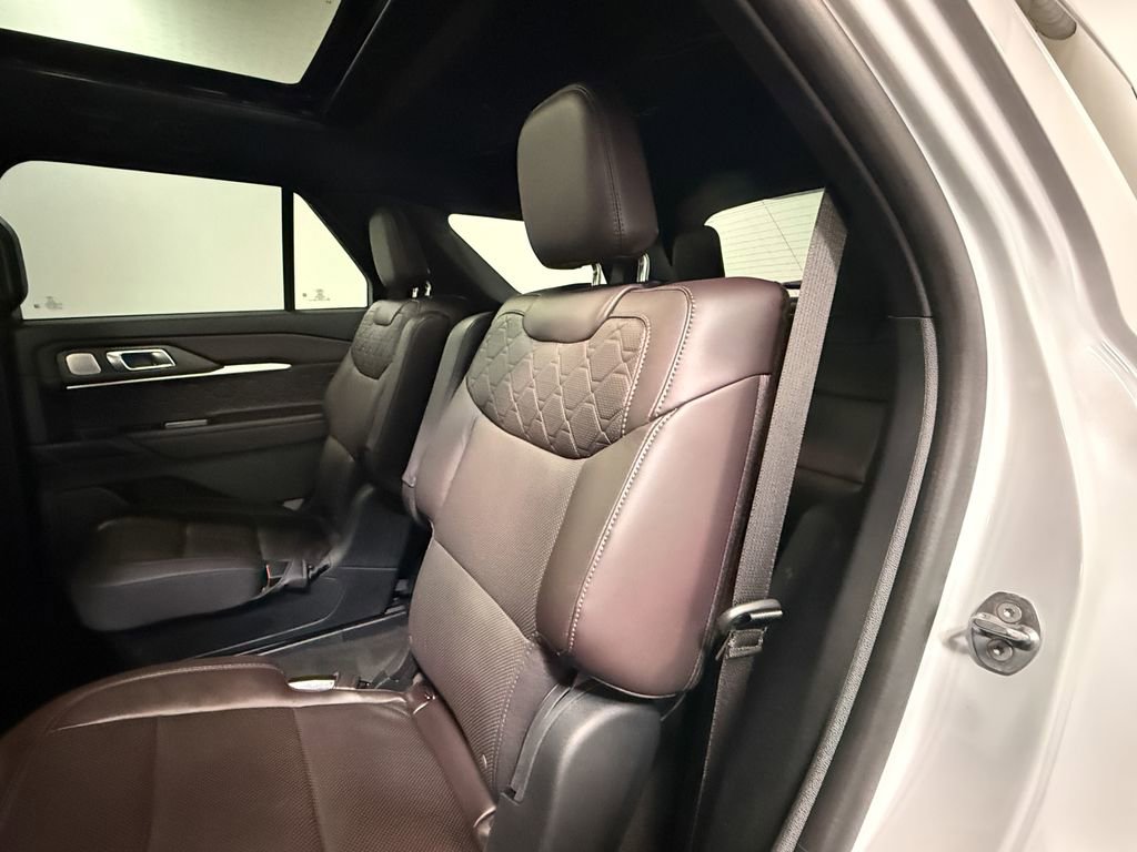 Used 2025 Ford Explorer Platinum w/ LUX Leather Package image 48