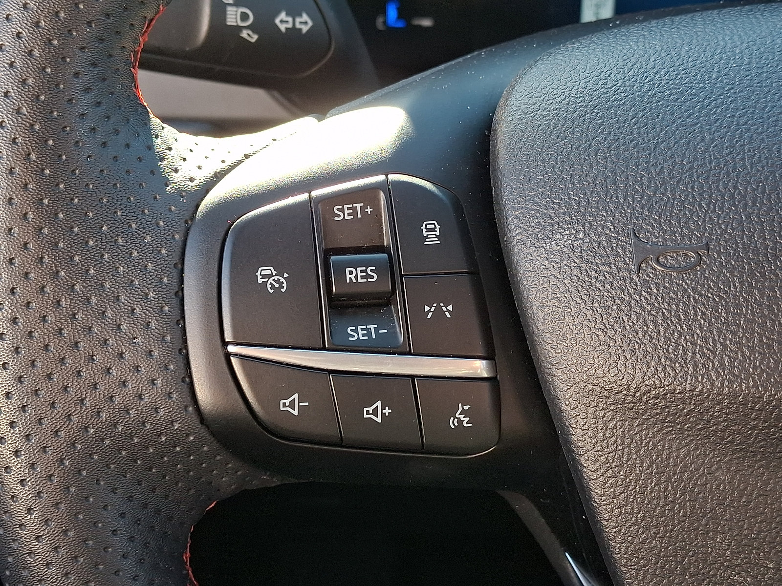 Used 2023 Ford Escape ST-Line w/ Tech Pack #1 AWD/4WD image 28