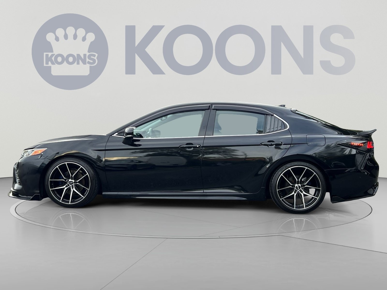 Used 2019 Toyota Camry SE w/ Audio Package FWD image 7