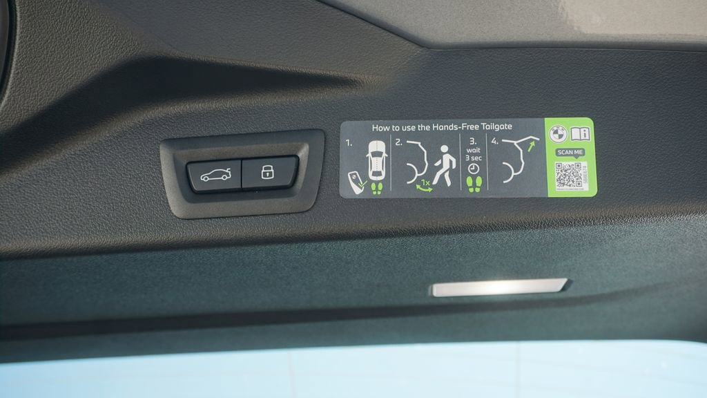 New 2026 BMW X5 xDrive50e image 8