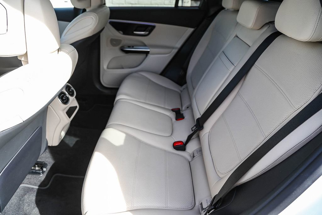 Used 2023 Mercedes-Benz GLC 300 image 18