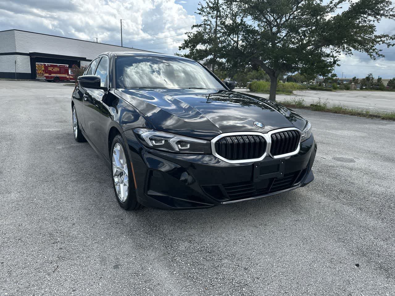 Used 2025 BMW 330i xDrive Sedan AWD/4WD image 16