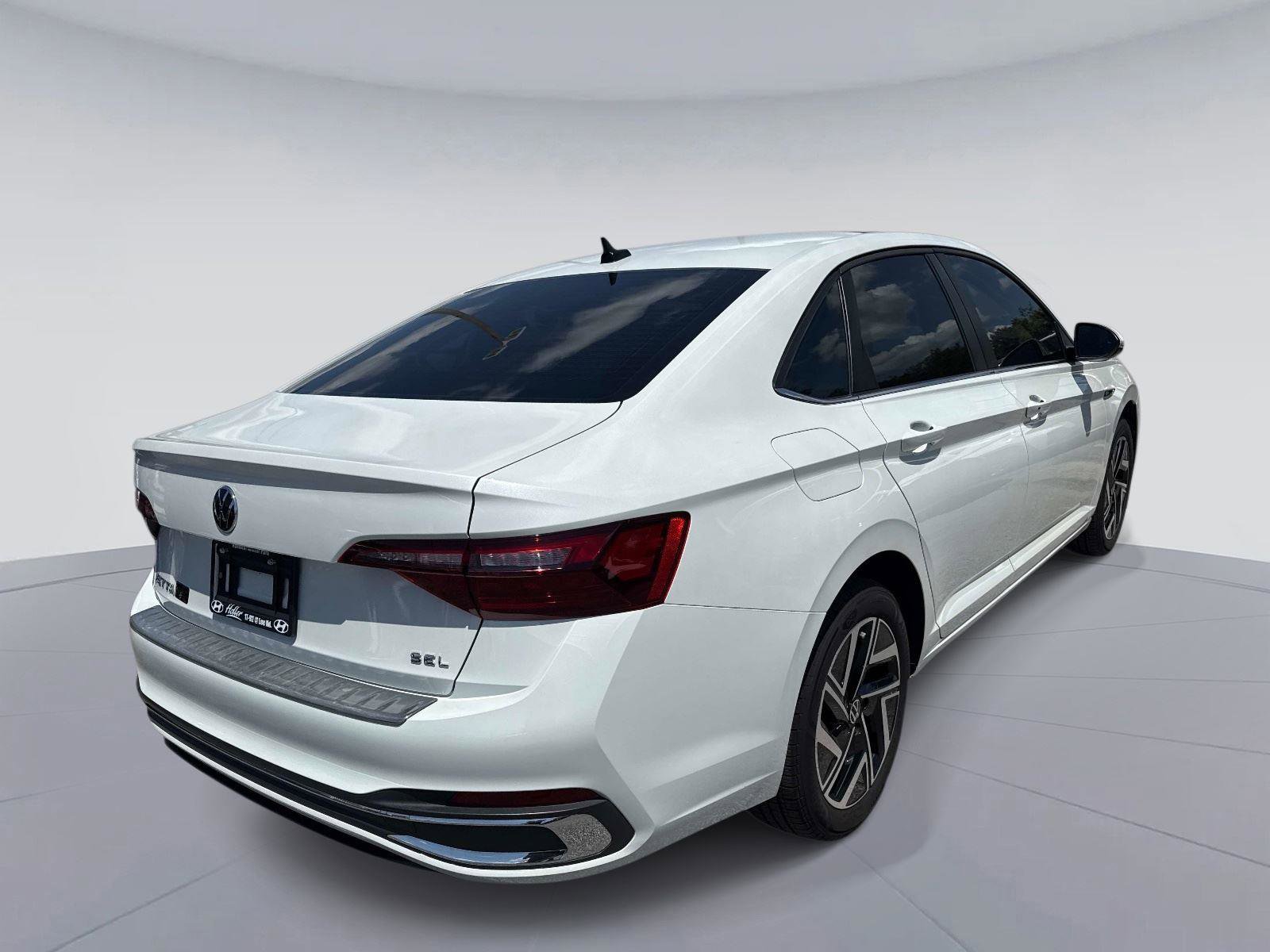 Used 2022 Volkswagen Jetta SEL FWD image 3