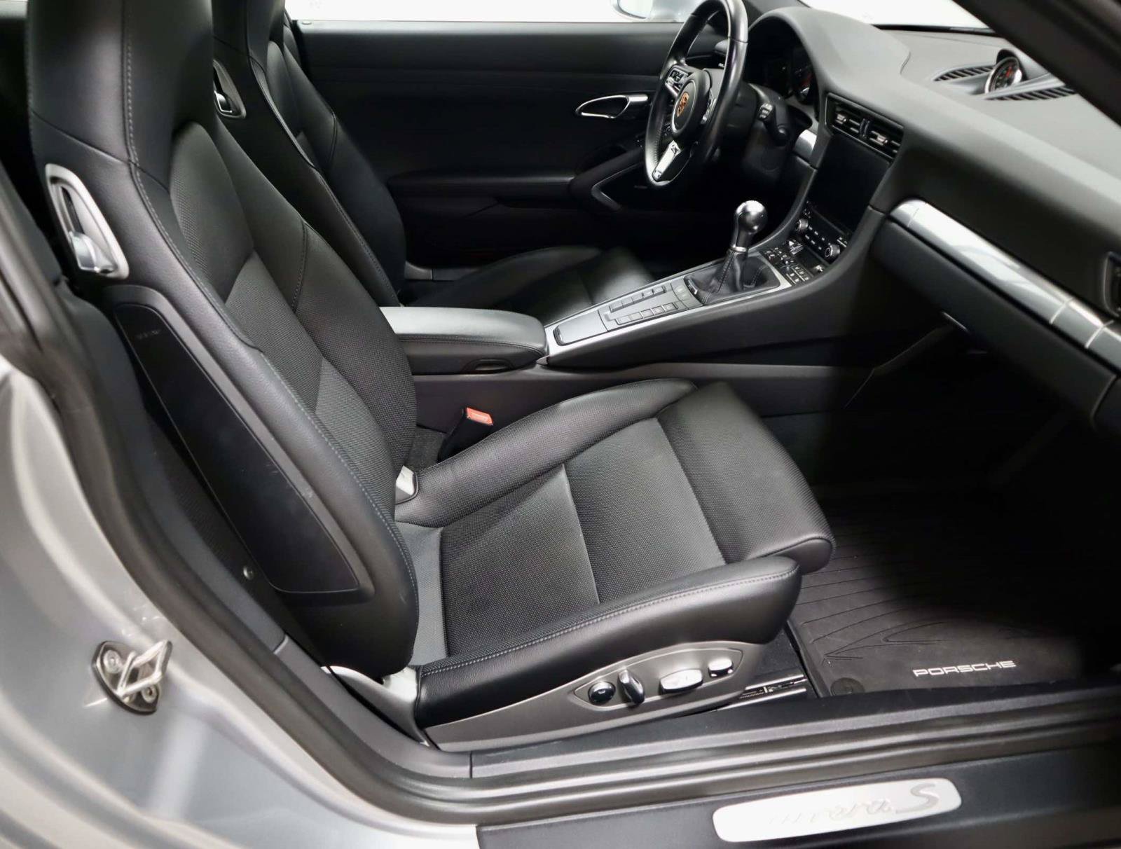 Used 2018 Porsche 911 Carrera S RWD image 12