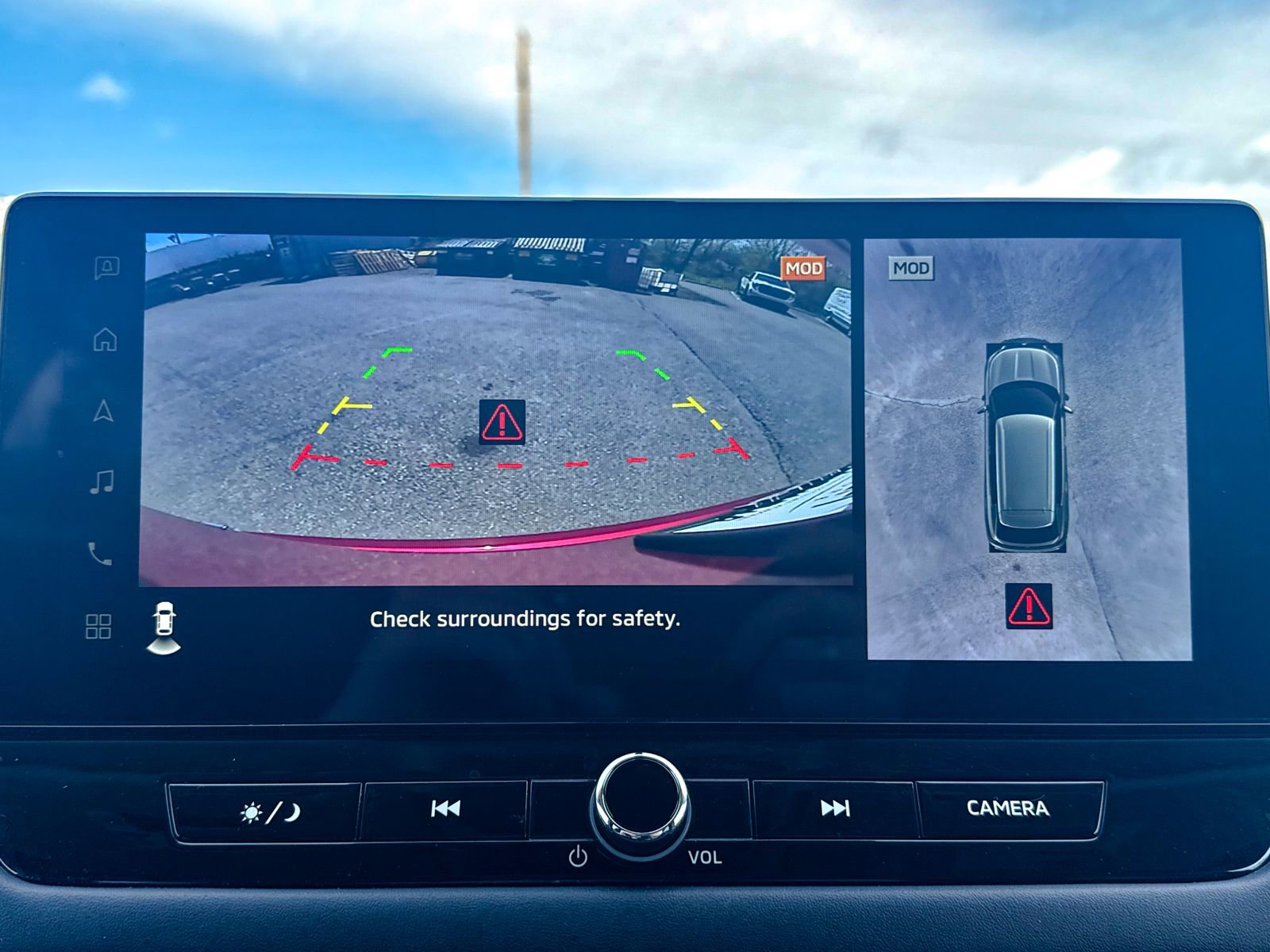 Used 2025 Mitsubishi Outlander SE image 42