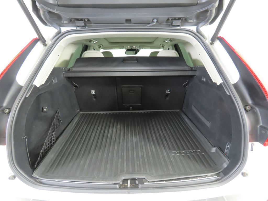 Used 2019 Volvo XC60 T5 Inscription w/ Protection Package Premier image 28