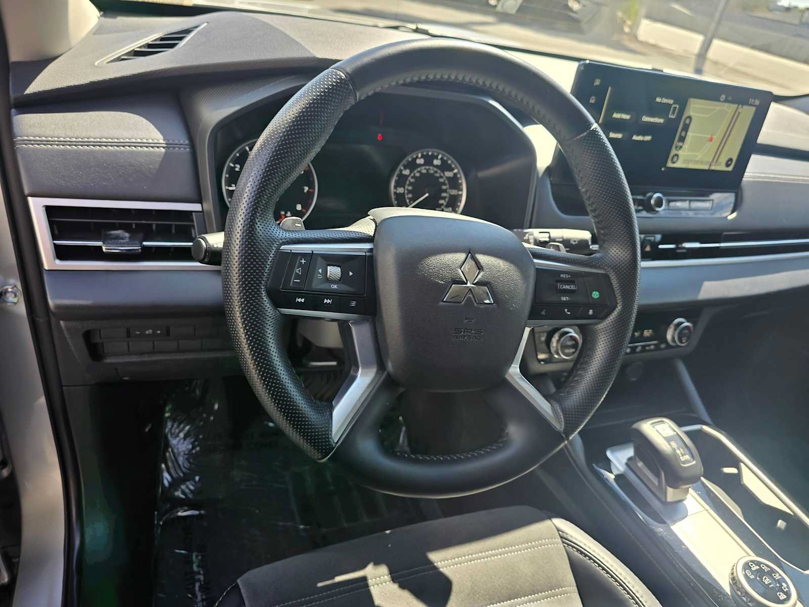 Used 2025 Mitsubishi Outlander SE AWD/4WD image 24