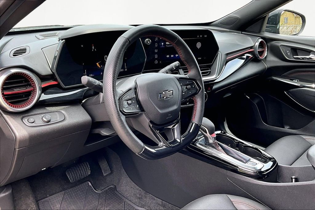 Used 2024 Chevrolet Trax RS w/ Driver Confidence Package image 14