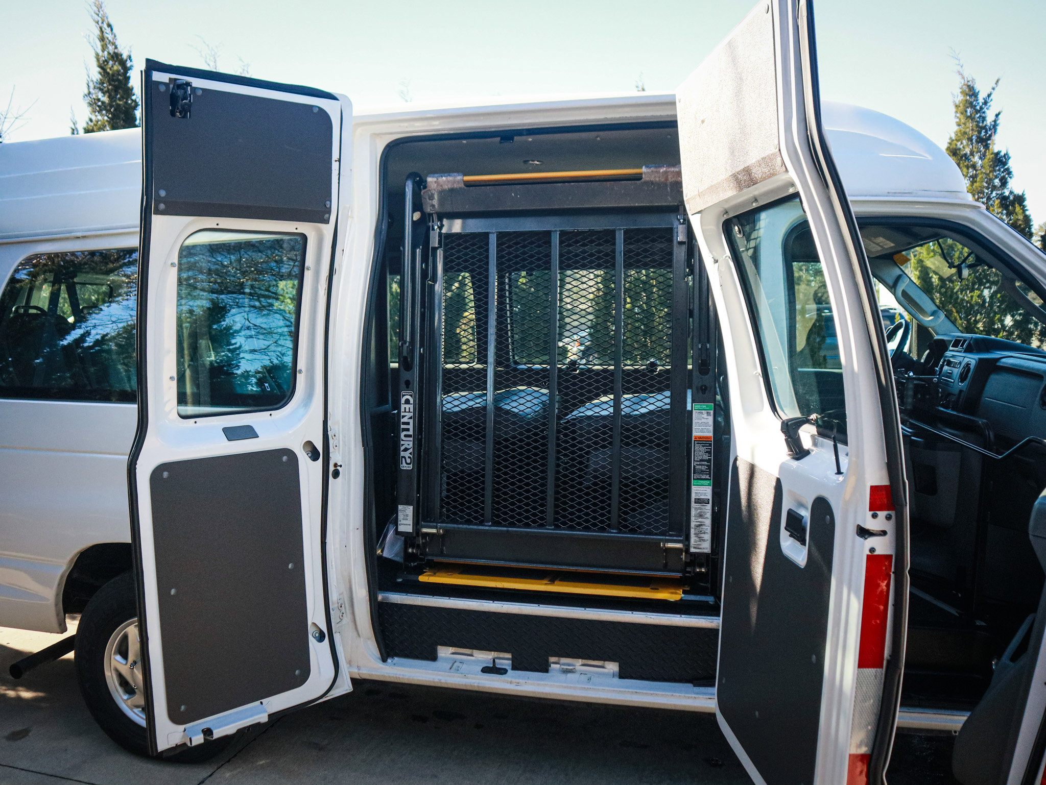 Used 2014 Ford E-250 and Econoline 250 Commercial Wheel Chair Accesib w/ Power Group image 29