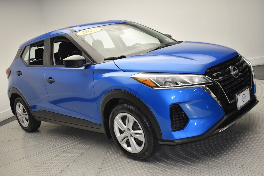 Used 2024 Nissan Kicks S FWD image 3