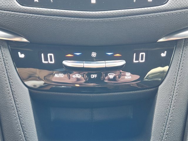 Used 2020 Cadillac XT5 Premium Luxury w/ LPO, Floor Liner Package image 19